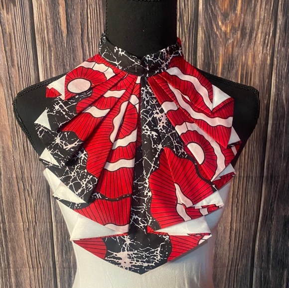 Jabot collar - Picture 2 of 8